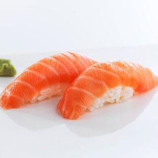 104. Nighiri salmone 2pz