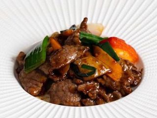 68. Manzo con salsa pepe nero