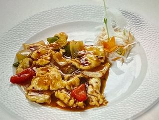 62. Pollo con salsa piccante