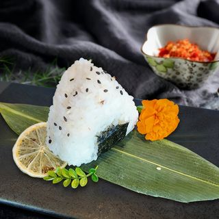 Onigiri salmone 1 pezzo