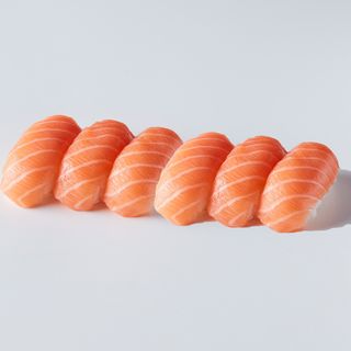6453- Nigiri Salmone