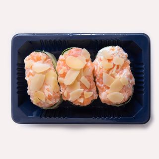 6455- Gunkan salmone mandorla
