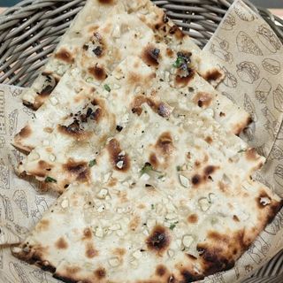 Garlic naan