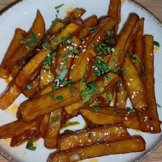 Honey chilli potato