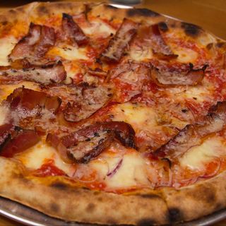 pizza all’amatriciana