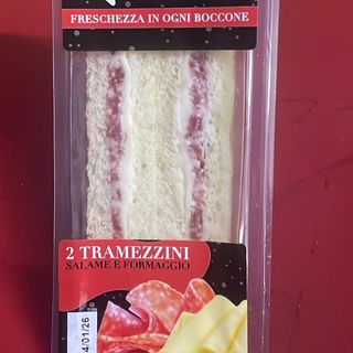 Tramezzino salame e formaggio