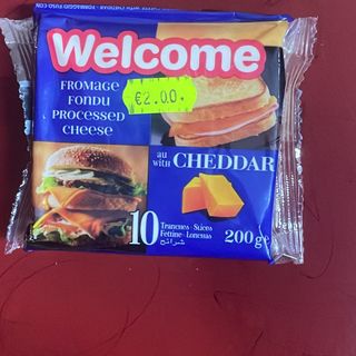 Formaggio cheddare a fette