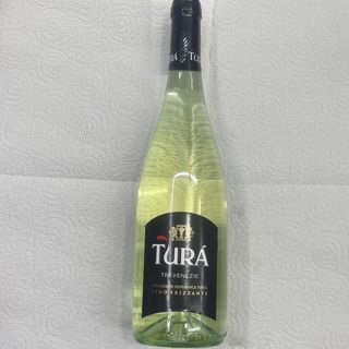 Vino bianco frizzante turà