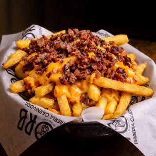 Patate fritte, cheddar e bacon