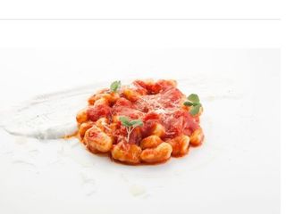 Gnocchi alla sorrentina x4 salsiccia alla griglia con insalata mista x4