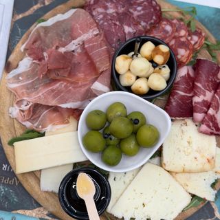 Tagliere di salumi e formaggi