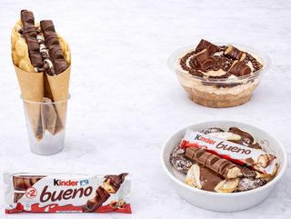 Combo Kinder Bueno con Bubble Waffle,Mini pancake e bowl CheeseCake