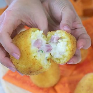 Arancino siciliano burro e prosciutto