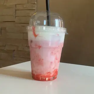 Iced strawberry latte