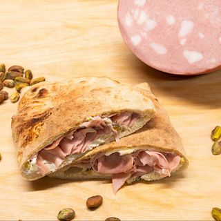Panzerotto gourmet mortadella
