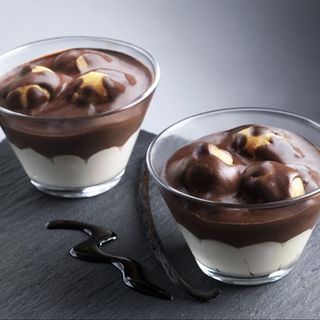 574. COPPA PROFITEROLES
