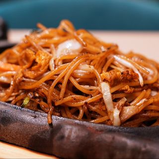 61. SPAGHETTI ALLA PIASTRA CON VERDURE 铁板蔬菜面