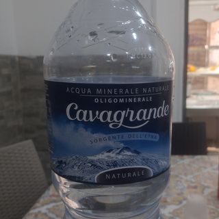 Acqua naturale