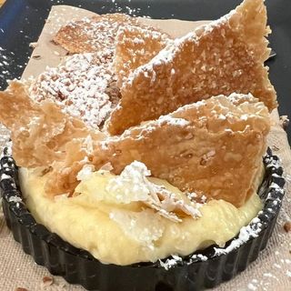 Millefoglie scomposta alla crema Chantilly