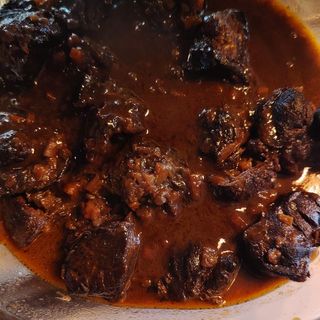 Brasato cotto nel vino rosso