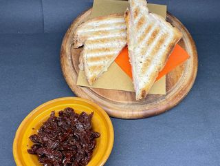 Toast - Pomodori secchi