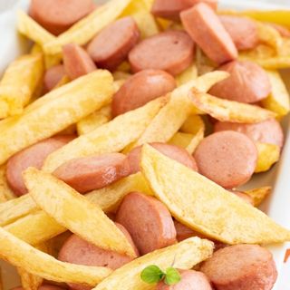 Patatine fritte e wurstel