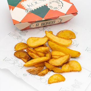 Patate fritte a spicchi con buccia