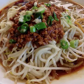 21.SPAGHETTI CINESE FREDDI CON VERDURE GERMOGLIA SOIA E SALSA SOIA