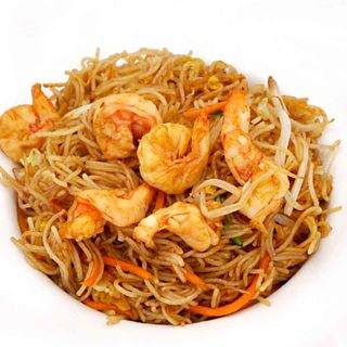 25.SPAGHETTI DI RISO SALTATO CON FRUTTI DI MARE E VERDURE