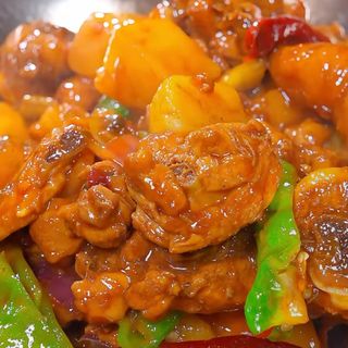 32.POLLO BRASATO IN SALSA SOIA E PATATE E VERDURE