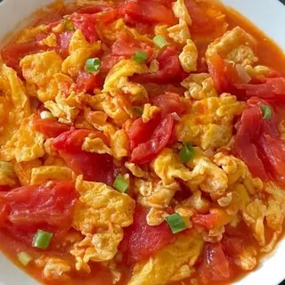 44.UOVA STRAPAZZATE CON POMODORO