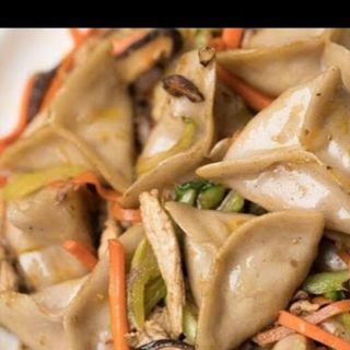 23.RAVIOLI DI PATATE DOLCE SALTATO CON FRUTTI DI MARE