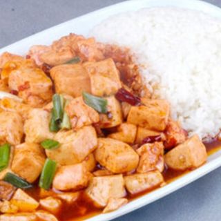 51.RISO BIANCO E TOUFU PICCANTE