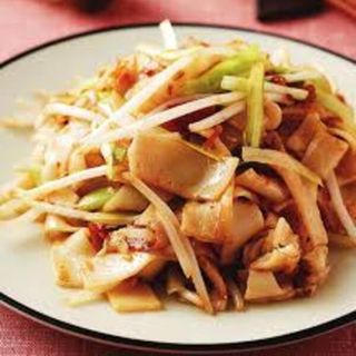 16.SPAGHETTI DI PATATE DOLCE SALTATO CON VERDURE