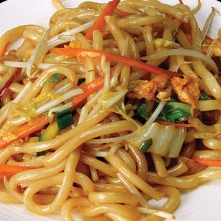 20.SPAGHETTI DI UDON SALTATO CON VERDURE