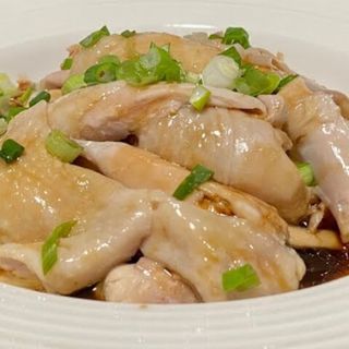 31.POLLO AL VAPOLE CON CIPOLLINE VERDE E OLIO DI SESAMO