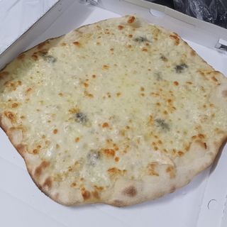 4 formaggi e salame piccante