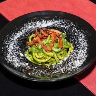 Tonnarelli verdi con guanciale croccante