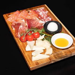 Tagliere misto di salumi e formaggi