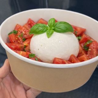 Insalata caprese con mozzarella di bufala 125gr no lattosio