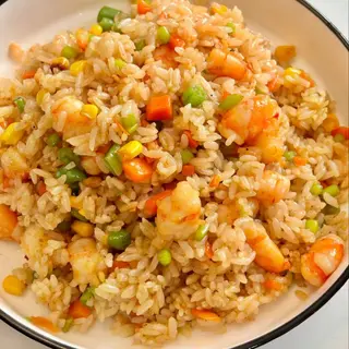 Riso saltato con gamberi虾仁炒饭