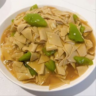 tofu secco saltato con peproni尖椒干豆腐