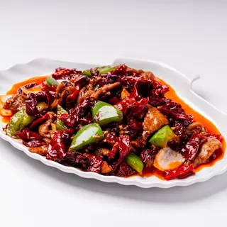 Manzo saltato con peperoncino di xinjiang辣皮子炒牛肉