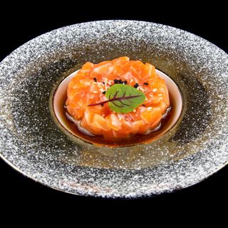 135 Tartare salmone