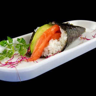 215 Temaki salmone avocado