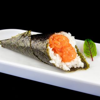 217 Temaki spicy salmon