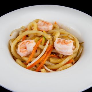 242 Udon con gamberi e verdure