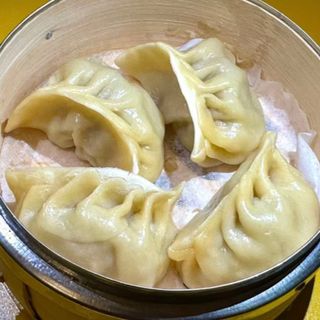 Ravioli di carne con verdura grigliati 4 pezzi