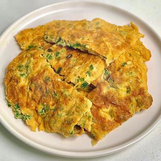Omelette con gamberi e funghi