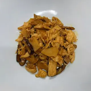 Pollo con funghi bambù cinese